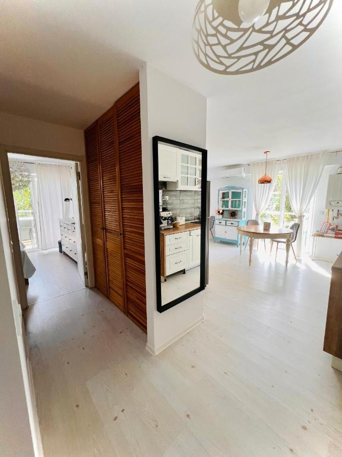 The Airport Loft Apartment Otopeni Exterior photo